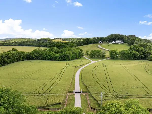 1935 Thompson Station Rd #W, Thompsons Station, TN 37179