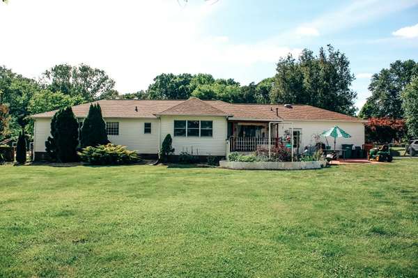 67 Lake Ln, Winchester, TN 37398