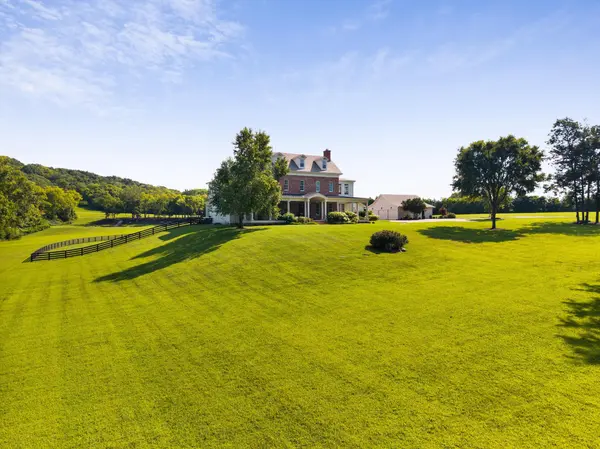 4810 Scenic Oaks Ln, Thompsons Station, TN 37179