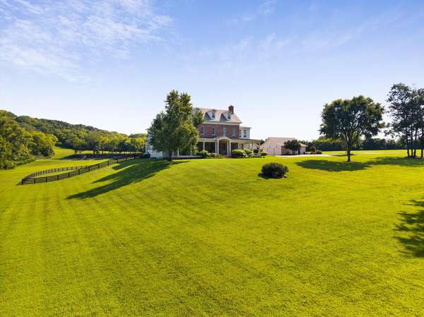 4810 Scenic Oaks Ln, Thompsons Station, TN 37179
