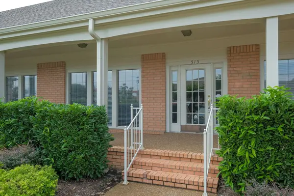 515 Enon Springs Rd #E, Smyrna, TN 37167