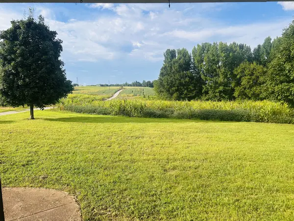 235 Breezy Knoll Ln, Morrison, TN 37357