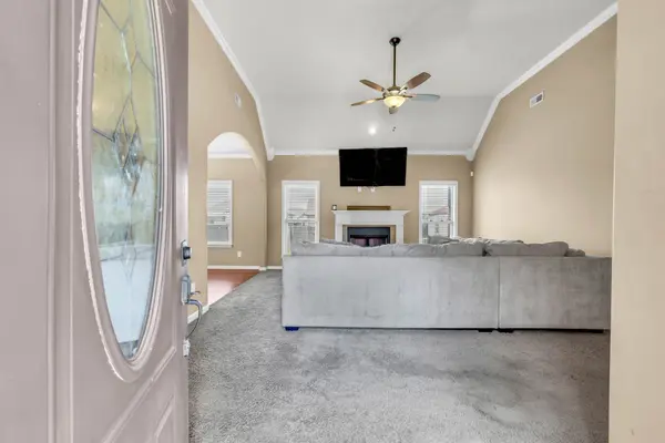 2428 Senseney Dr, Clarksville, TN 37042