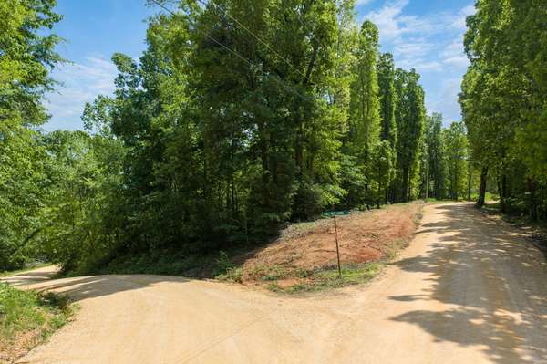 588 EAGLES NEST LANDING, Bath Springs, TN 38311