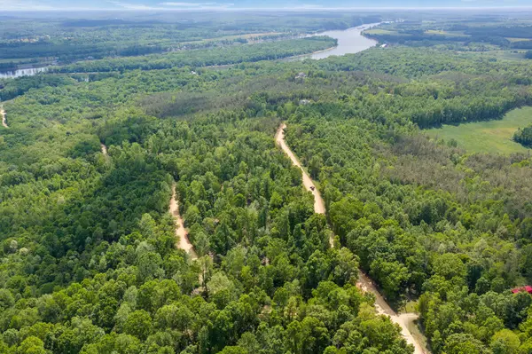 588 EAGLES NEST LANDING, Bath Springs, TN 38311