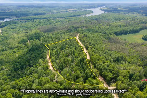 588 EAGLES NEST LANDING, Bath Springs, TN 38311