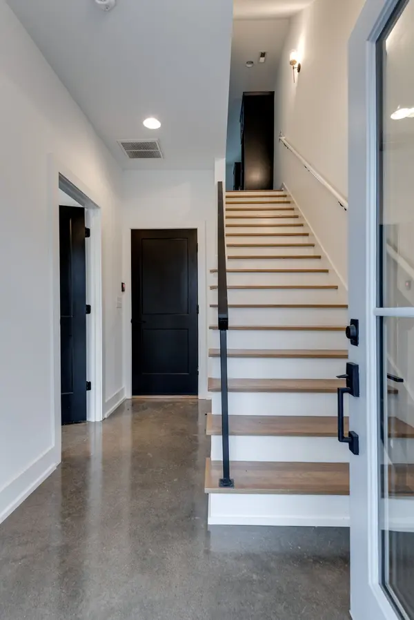 862 W Sharpe Ave #4, Nashville, TN 37206