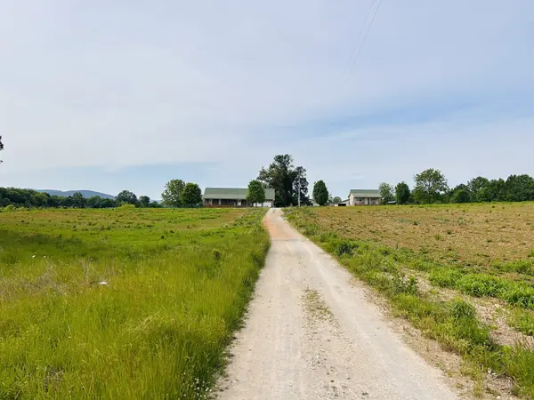 235 Breezy Knoll Ln, Morrison, TN 37357