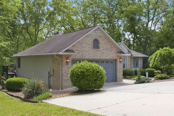 106 Clearview Cir, Winchester, TN 37398