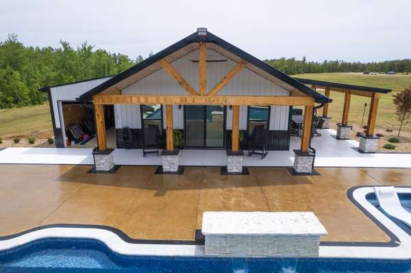 2805 Kendrick Road, Michie, TN 38357