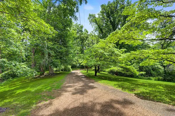 732 Sneed Rd #W, Franklin, TN 37069