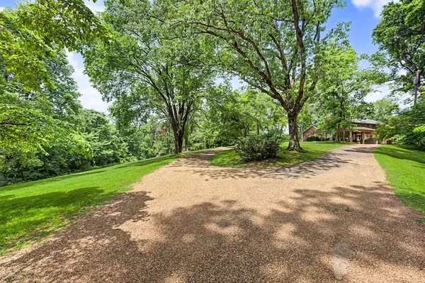 732 Sneed Rd #W, Franklin, TN 37069