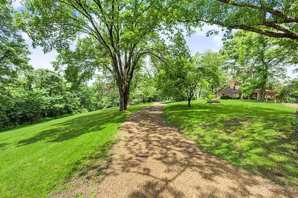 732 Sneed Rd #W, Franklin, TN 37069