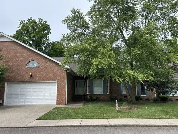 320 E Franklin St #12, Gallatin, TN 37066