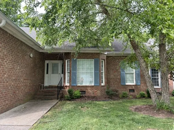 320 E Franklin St #12, Gallatin, TN 37066