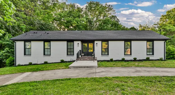 351 Hampshire Dr, Clarksville, TN 37043