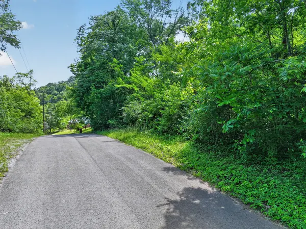 3717 Homeland Dr, Nashville, TN 37218