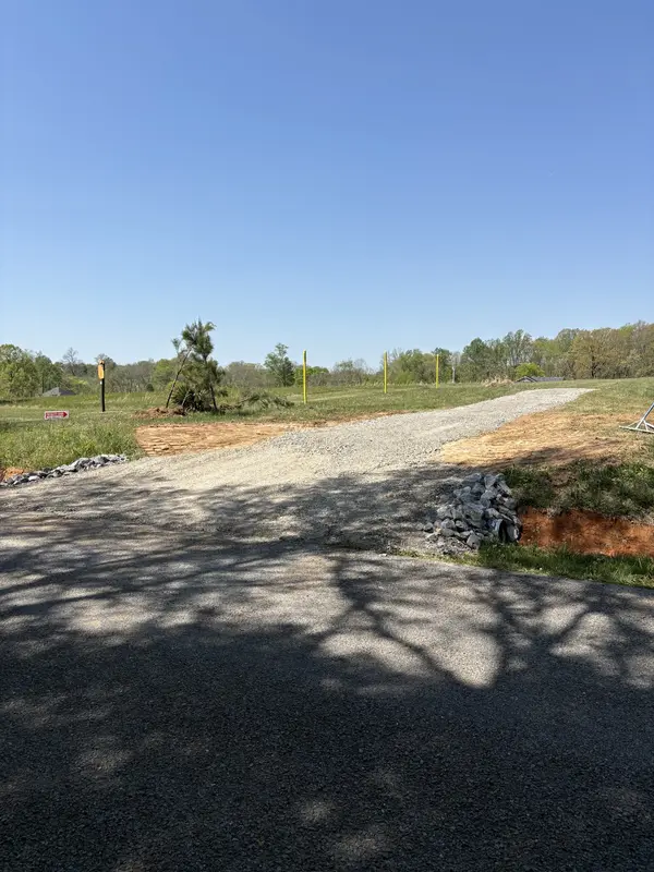 4884 Rock House Rd, Portland, TN 37148