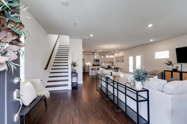 2081 Notchleaf Rd, Antioch, TN 37013