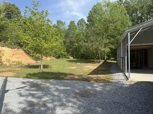 3412 Dogwood Rd, Hurricane Mills, TN 37078
