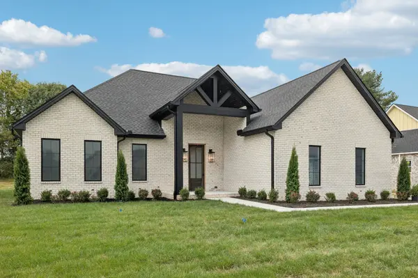 375 Chestnut Oak Avenue, Smithville, TN 37166