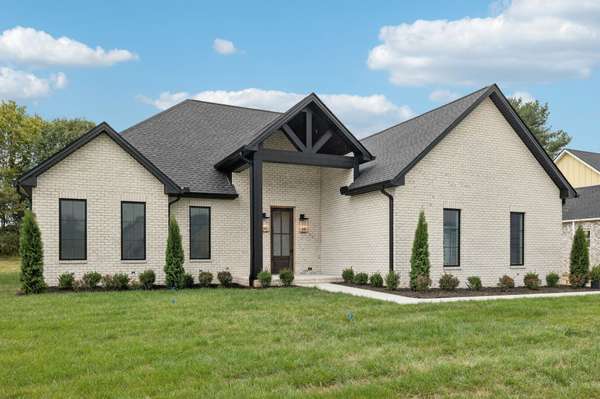 375 Chestnut Oak Avenue, Smithville, TN 37166