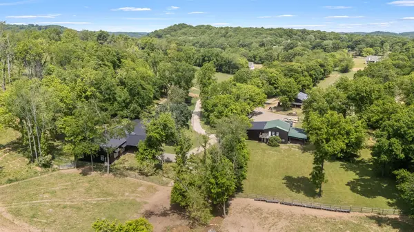 4303 Moore Ln, Culleoka, TN 38451