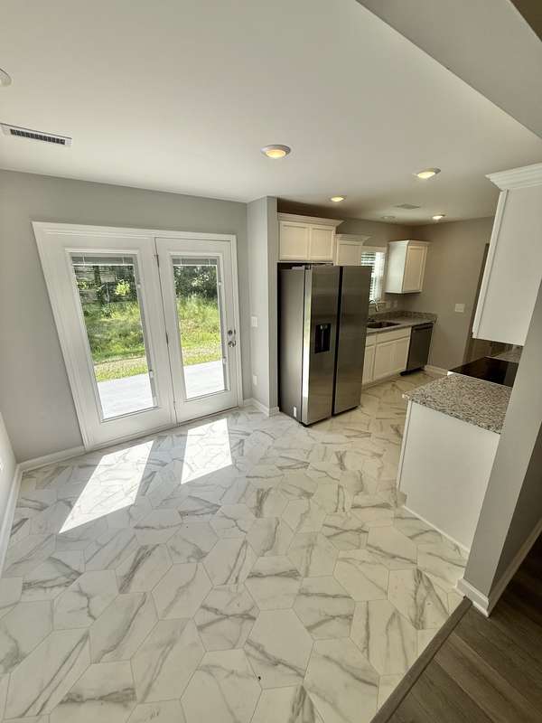 100 Stonehenge Cir, Manchester, TN 37355