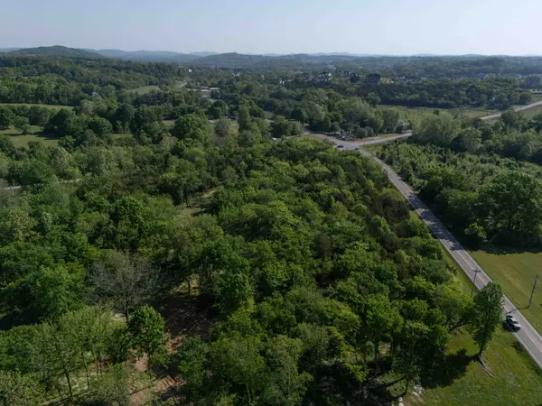 7012 Holts Reserve Rd, College Grove, TN 37046