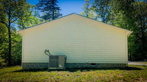 506 Dollar Dr, Altamont, TN 37301