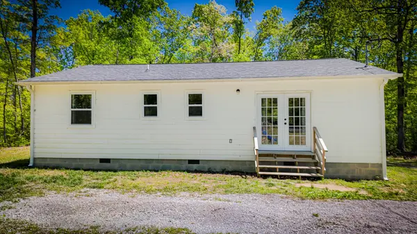 506 Dollar Dr, Altamont, TN 37301