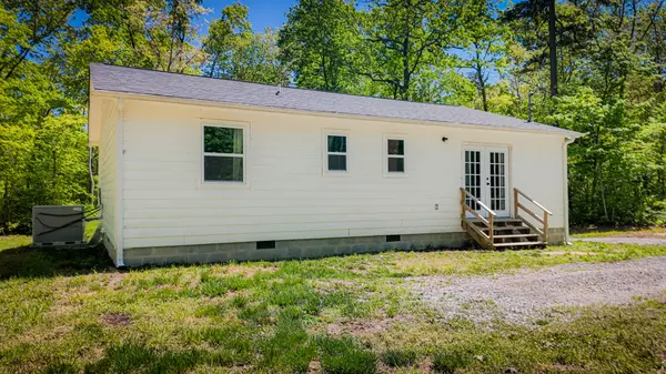 506 Dollar Dr, Altamont, TN 37301