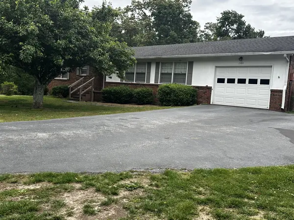 1580 Branch drive, Lawrenceburg, TN 38464