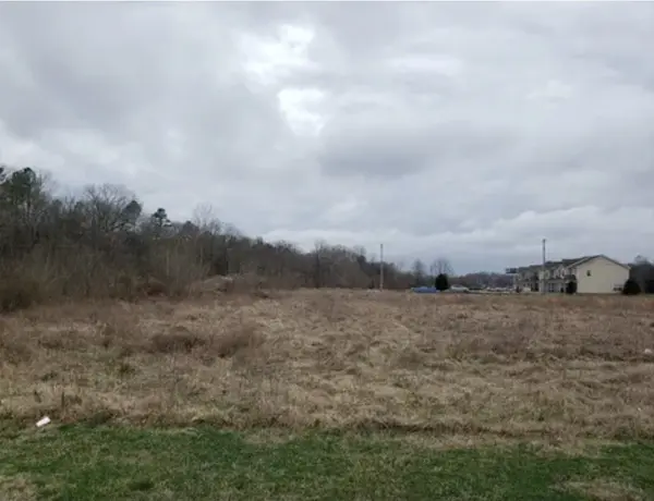 702 Bear Creek Pike, Columbia, TN 38401