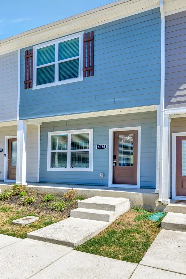 8066 Logan Dr, La Vergne, TN 37086