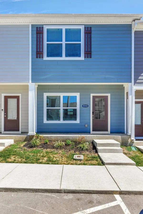 8066 Logan Dr, La Vergne, TN 37086