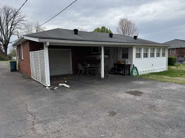 207 Elmwood Dr, Lebanon, TN 37087