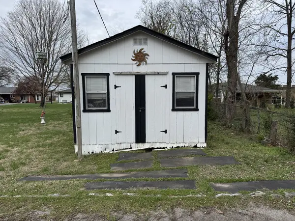 207 Elmwood Dr, Lebanon, TN 37087