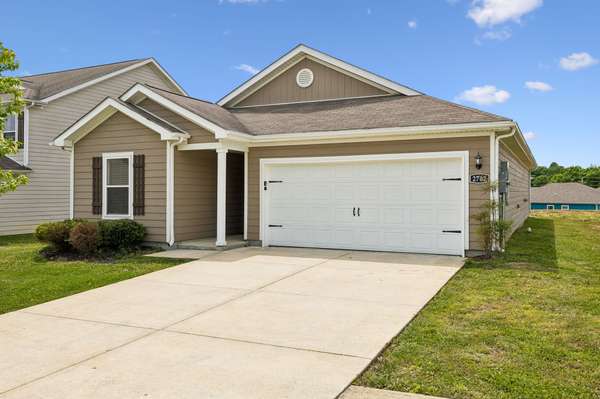 2702 Swarm Ct, Columbia, TN 38401