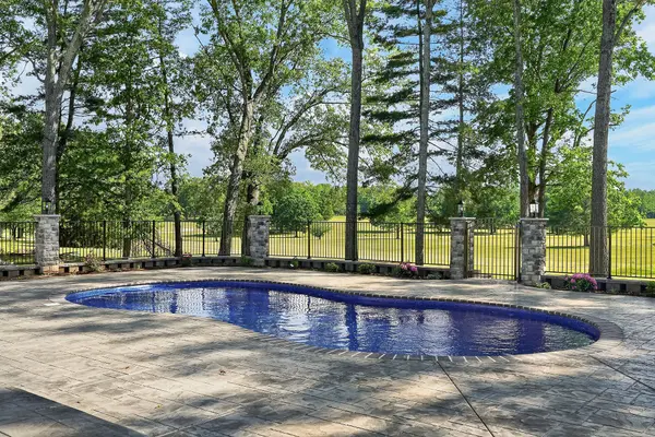28 Lakeland Dr, Mcminnville, TN 37110