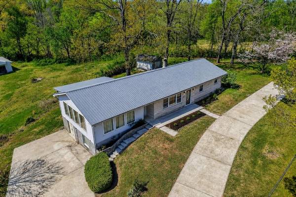 463 Franks Ferry Rd, Sparta, TN 38583