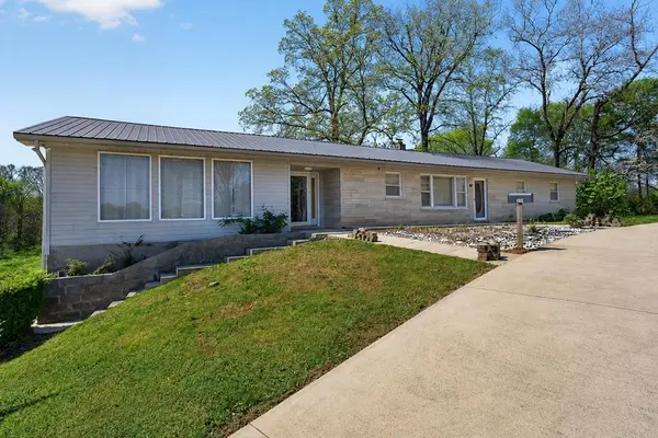 463 Franks Ferry Rd, Sparta, TN 38583