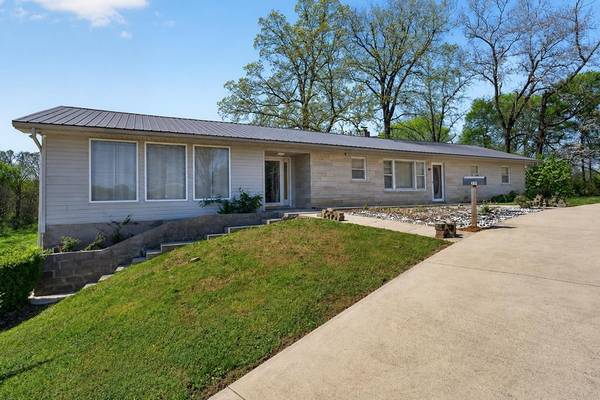 463 Franks Ferry Rd, Sparta, TN 38583