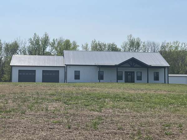 926 Half Acre Rd, Smithville, TN 37166
