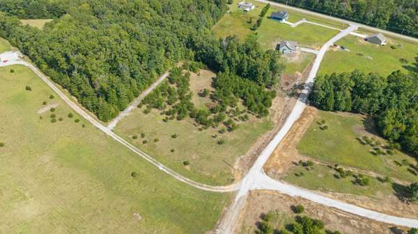 136 Winding Creek Way, Altamont, TN 37301