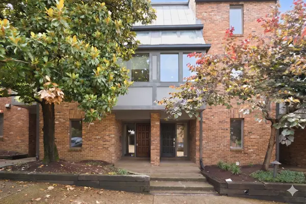 133 Hampton Pl, Nashville, TN 37215