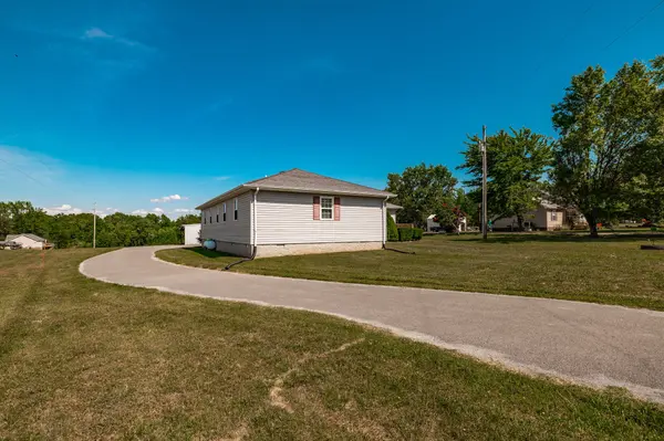 1212 Mount Vernon Rd, Bethpage, TN 37022
