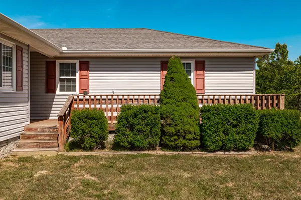 1212 Mount Vernon Rd, Bethpage, TN 37022