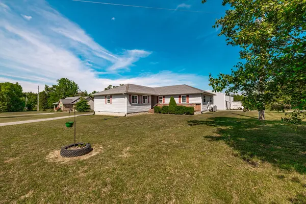 1212 Mount Vernon Rd, Bethpage, TN 37022