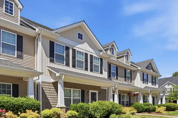 2451 New Holland Cir, Murfreesboro, TN 37128